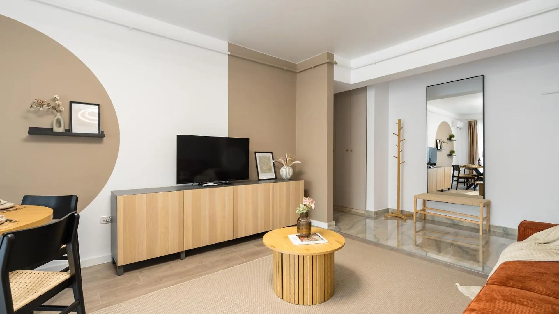 Central Spacious Apartment 407 بوخارست