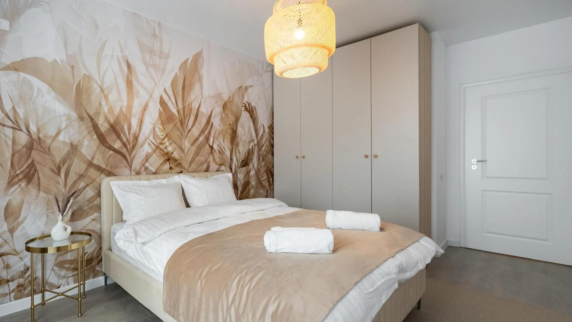 Central Spacious Apartment 407 بوخارست