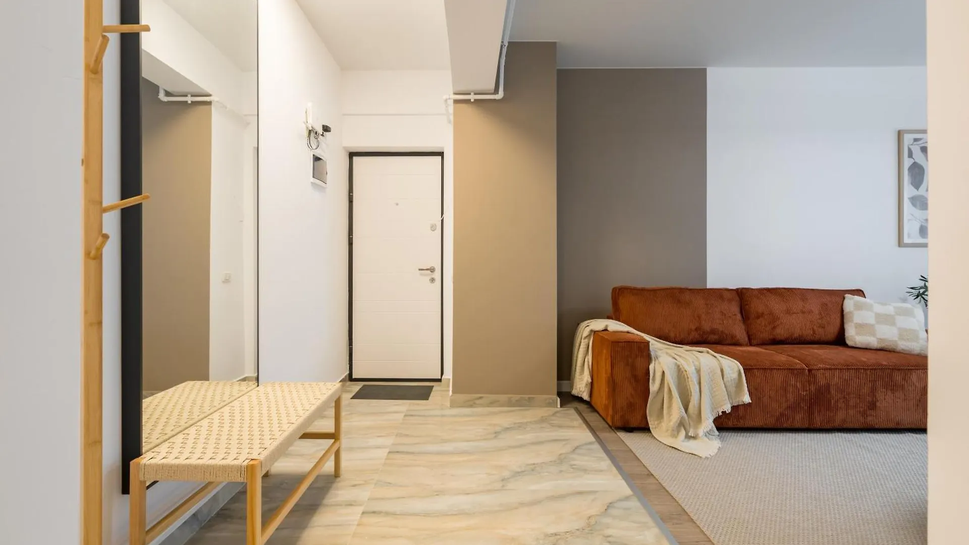 Central Spacious Apartment 407