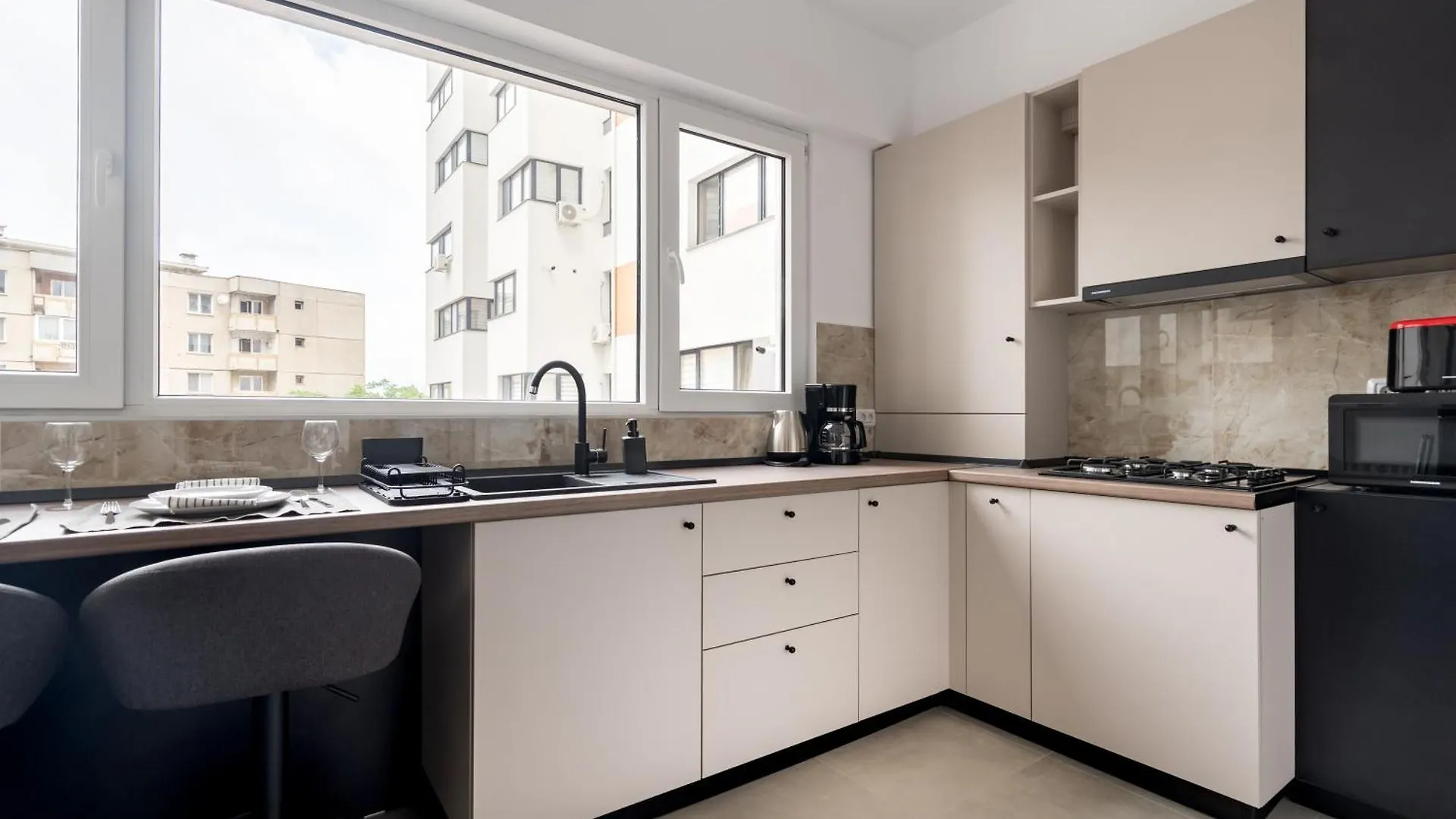 Central Spacious Apartment 407