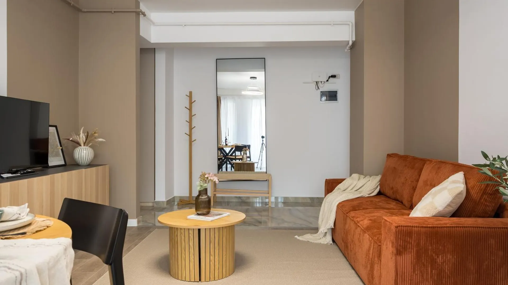 Central Spacious Apartment 407 Romania
