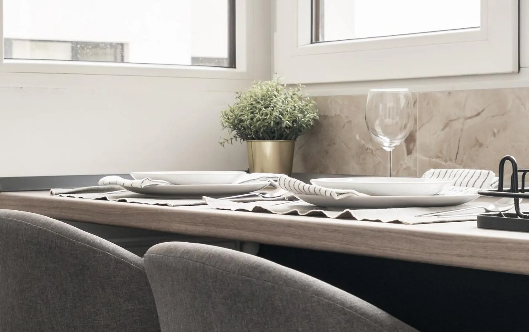 Central Spacious Apartment 407