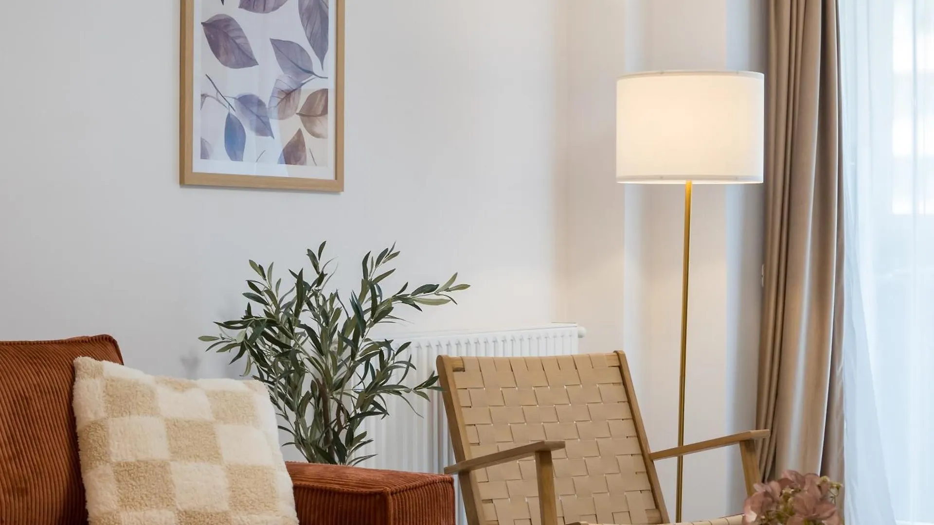 Central Spacious Apartment 407